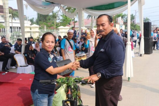 Amir Sakib Lepas Peserta Jalan Santai Peringatan HKN