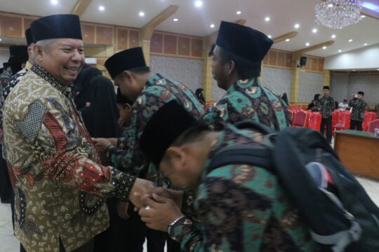 Bupati Tanjabbar Lepas Kafilah Ke MTQ Tingkat Provinsi Jambi