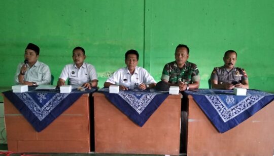 Musdes Candigugur di Hadiri Danramil 04/Bawang dan Kapolsek Bawang