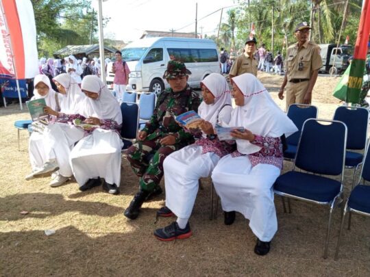 Delman Perpus Keliling Kodim 0703 Cilacap, Dimintai Pelajar SMPN 1 Jeruklegi