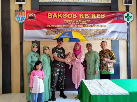 Koramil Kawunganten Gelar Bakti Sosial KB Kes