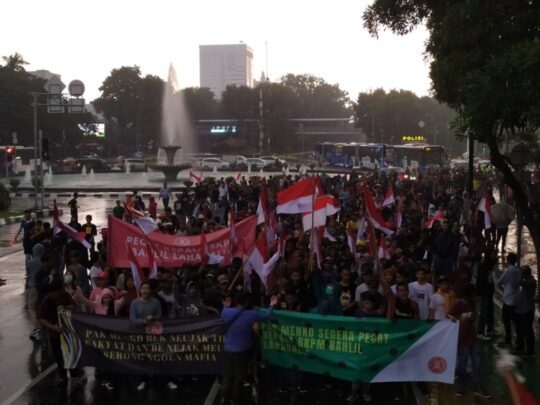 Massa Demo Datangi Kementrian ESDM dan Kemenkomaritim Tuntut Tegas Atasi Nikel