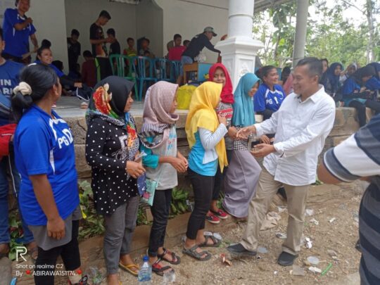 Hadiri Pertandingan Voli di Desa Kebonsari, Subroto dapat Sambutan Hangat