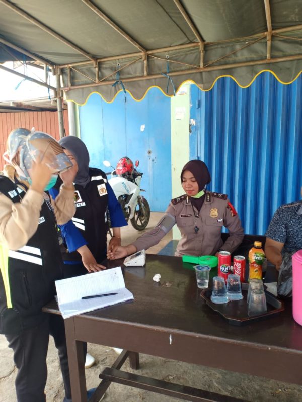 Pelayan Kesehatan URDOKKES Polres Merauke Pada Personil TNI-POLRI di Pos Pengamanan Operasi Lilin Matoa 2019