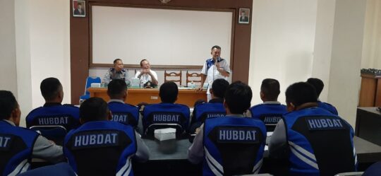 Peduli Terminal Pacitan, Subroto Berikan Motivasi Pegawai Dishub