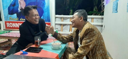 Keren, Bakal Calon Bupati Ronny Wahyono dan Subroto Akur