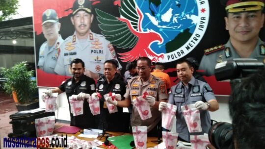 Polda Metro Ungkap Pengiriman 32.800 Butir Happy Five dari Taiwan dalam Bungkus Permen