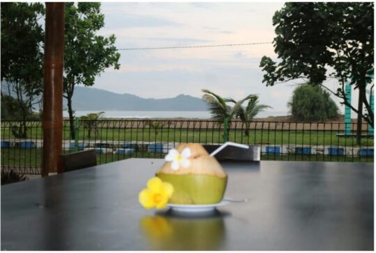 Wisata  Kuliner  Sea View Restaurant Memperoleh Penghargaan The Best Seafood Restaurant dari PHRI