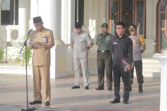 Sekretaris Daerah Ir.H.Agus Sanusi M.Si Pimpin Upacara