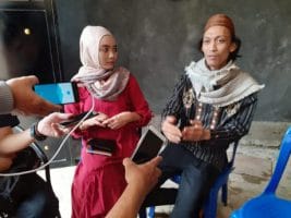 Personil Duo Alternative Pop Ghotic Chika dan Agus Gelar Shodaqoh Kurban bersama Warga Sekitar