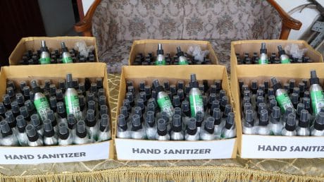 Harlah ke-74, Ketua NU Pelalawan Bagikan Handsanitizer kepada Masyarakat