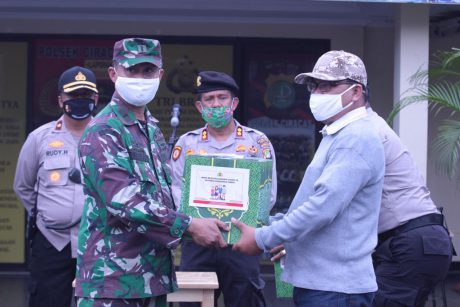 Polri Gelar Baksos Bantu Warga Terdampak Covid-19 di Jakarta