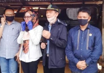 Komisi II DPRD Lampung Kembali Kunjungi dan Bagi Sembako Di Wilayah Lampura