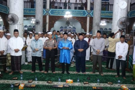 Riza Muhammad Isi Tabligh Akbar Peringatan Isra’ Mi’raj Pemkab Tanjab Barat