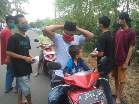 Pemuda Pemudi Lamur Bergerak Bagi1000 Masker