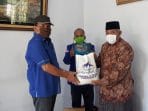 Ketua DPC Partai Demokrat Kabupaten Probolinggo Berbagi Ratusan Paket Sembako