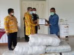 Bantuan Masker dari PT Musim Mas Diterima Langsung Oleh Gubernur Riau