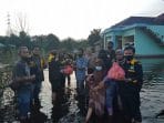 Korban Banjir Di Kelurahan Bukit Datuk  Dumai Menerima Bantuan dari GCD dan KBBD