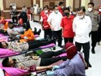 Jusuf Kalla Tinjau Donor Darah dan Donor Konvalesen Anggota Brimob