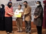 PIMTI Madya Berikan 65 Beasiswa untuk Anak Perawat yang Wafat karena Corona