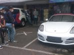 Viral di Media Sosial, Porsche Boxster yang Terobos Jalur Transjakarta Diamankan Polisi