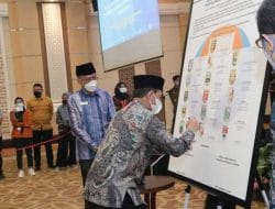 Diselenggarakan Ombudsman Dan Dihadiri KPK, Bupati Lampura Teken Deklarasi Komitmen