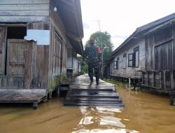 Koramil 1011-09/Timpah Laksanakan Pemantauan Warga Korban Terdampak Bencana Banjir