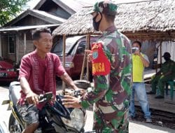 Babinsa Koramil 1011-07/Mandomai Melakukan Monitoring Desa Tangkal Covid-19