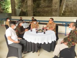 Mewakili Bupati, Kadis Kominfo Lampura Hadiri Satu Dasawarsa Tabloid Pendidikan