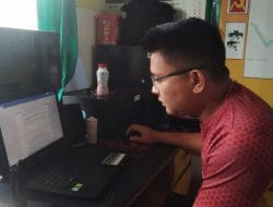 Sibuknya Anggota Pendim 1011/Klk dalam Mengumpulkan Bahan Pemberitaan