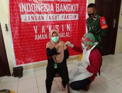 Babinsa 06/Kapuas Murung Mendampingi Vaksinasi Untuk Masyarakat