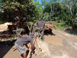 Anggota Kodim 1011/Kuala Kapuas Antusias Membantu Masyarakat
