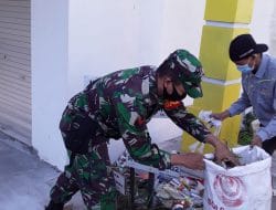 Babinsa Koramil 1011-04/Selat Melaksanakan Jum’at Bersih Bersama Warga