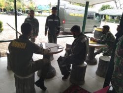 Tim Asnik dari Denpal 102/Pjg Asyik Membongkar Senjata