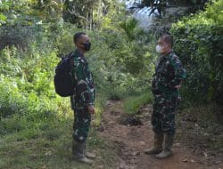 Serda A.P. Siregar Dampingi Kunjungan Dandim ke Lokasi TMMD 111