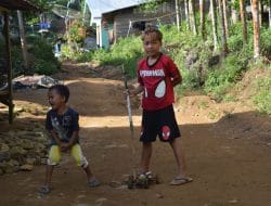 Bocah Desa Siuhom Sambut Dandim 0212 / Tapsel