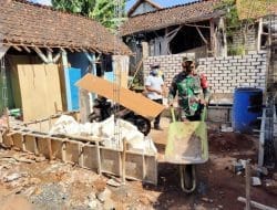 Gunakan Arko Satgas TMMD 111 Semangat Angkut Material.