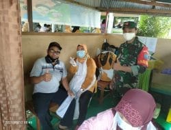 Koptu Gunawan Dampingi Vaksinasi Lansisa