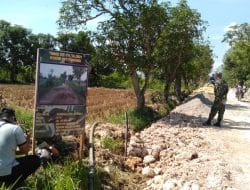 Maknai TMMD ke 111 TNI Hadir Bersama Masyarakat,Pemasangan Lampu Penerangan jalan