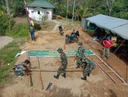 Serma Ritonga Giat Menyelesaikan Gapura Poskotis