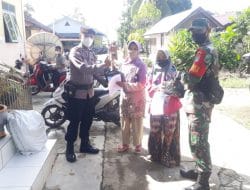 Anggota Koramil 1011-07/Kapuas Barat Monitoring Vaksinasi Lansia