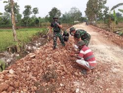 TMMD Ke 111 Gresik Buat Jalan Baru.