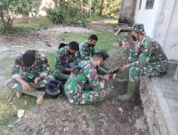 Anggota Satgas TMMD 0212 Tapsel Tak Lupa Hubungi Keluarga