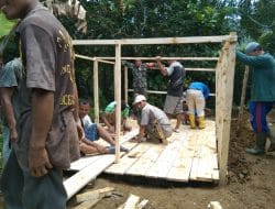 MCK Bagi Warga Kurang Mampu Terbuat Dari Kayu