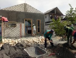 Batu Bata Putih Makanan Sehari-hari, Cepat di Angkut Satgas, Cepat Meninggi Dinding Rumah Karjono
