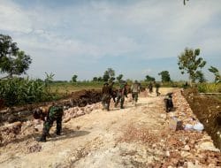 Pakaian Basah Kuyup Dengan Keringat, Namun Semangat Kerja Satgas Tak Pernah Padam
