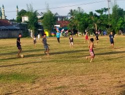 Sore, Satgas TMMD 111 Gresik dan Warga Melaksanakan Olahraga