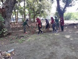 Akrab Dengan Warga, Anggota Satgas TMMD 111 Kodim 0817/Gresik Bercanda Tawa Dengan Anak-anak