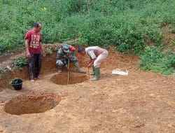 Penggalian Septic Tank Jamban Milik Sabarudi Gulo (RT 01), Kel. Batu Rosak, TMMD Tapsel