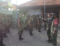 Setiap Pagi Satgas TMMD Menyempatkan Diri Berjemur Sekitar 15 Menit